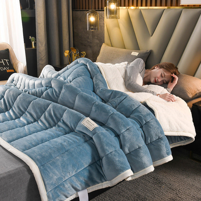 Mubil Ellena Luxe – Warme Lammwoll-Fleecedecke für gemütliche Wintertage